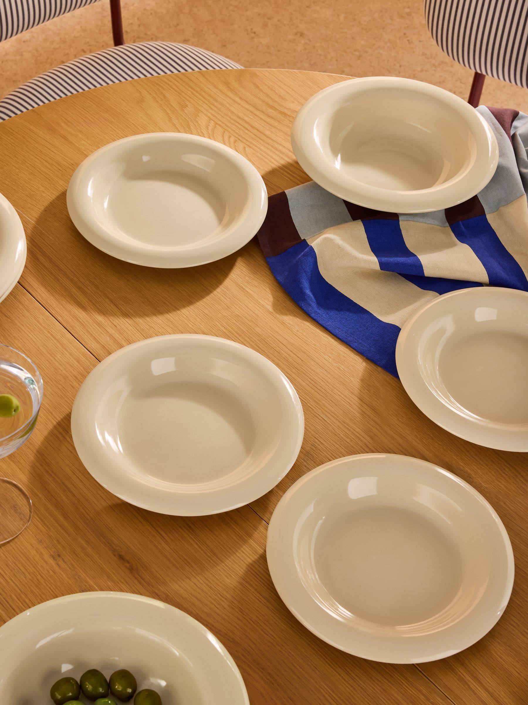 Set of 4 Quell Side Plates in Cream