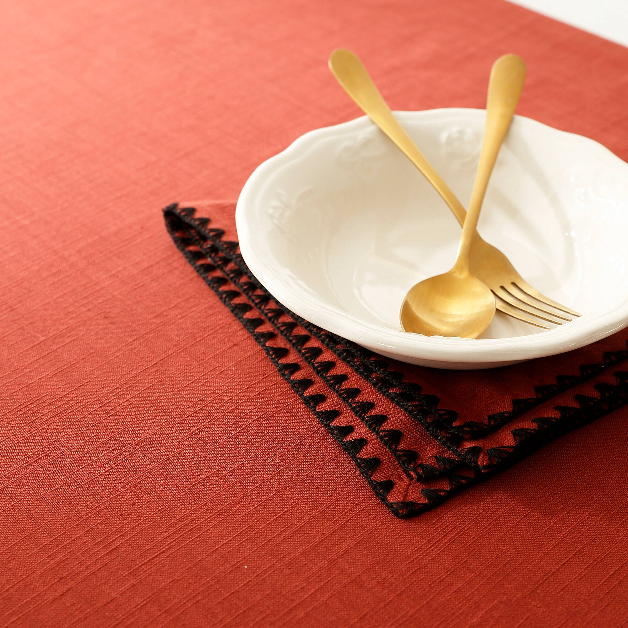 Nappe unie coton finition fantaisie