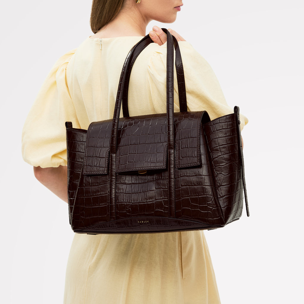 The Chancery - Medium Flapover Shoulder