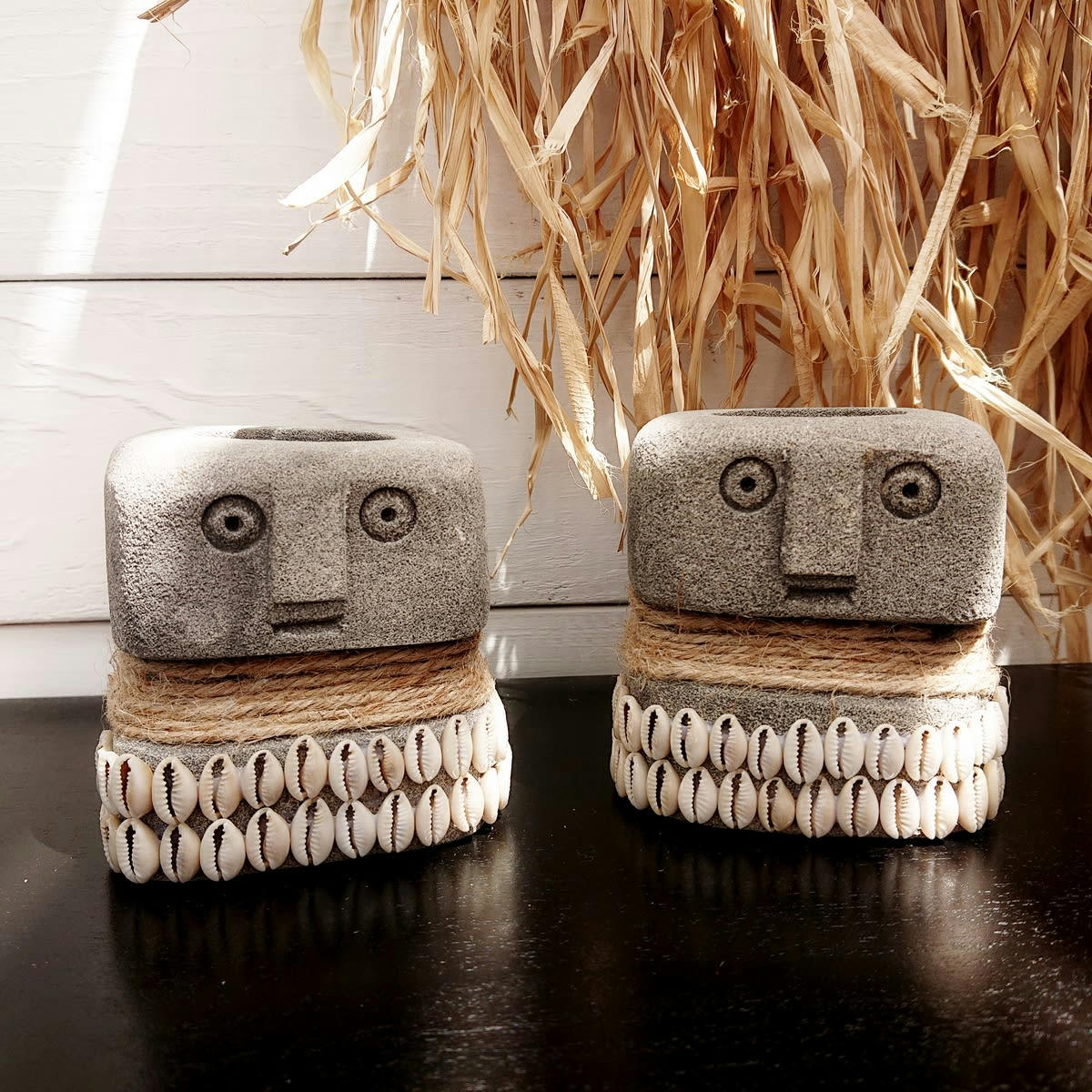 SUMBA - Porte-bougie en grès et coquillages, gris L8 x H9 x PR8 cm