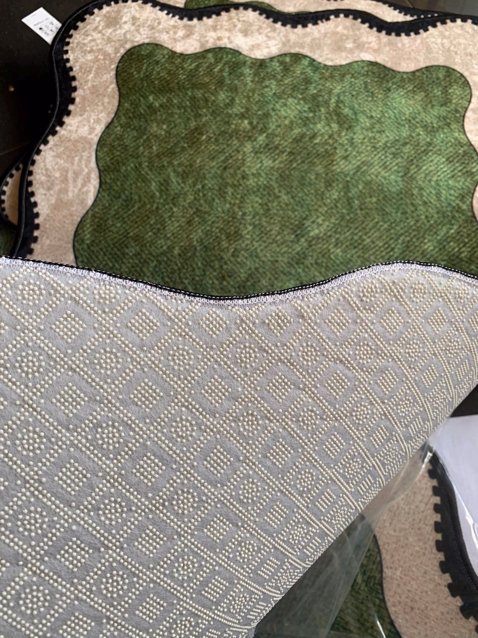 Scalloped Edge Bath Mat Set, Green Beige Wavy Boho Bathroom Rugs