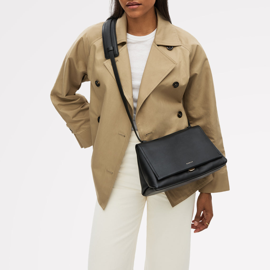 Mercer Street - Medium Flapover Shoulder