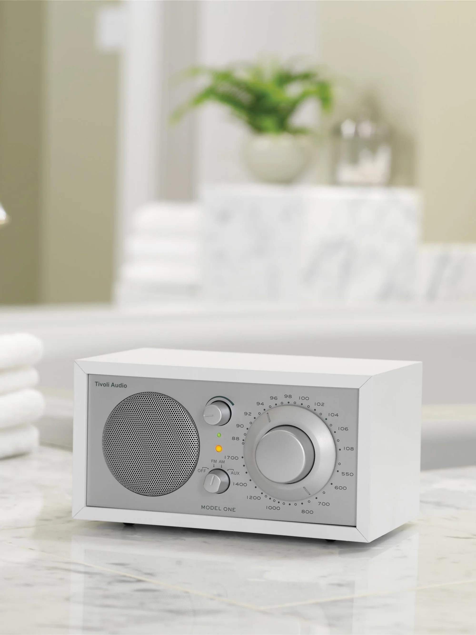 Radio- und Bluetooth-Lautsprecher Model One