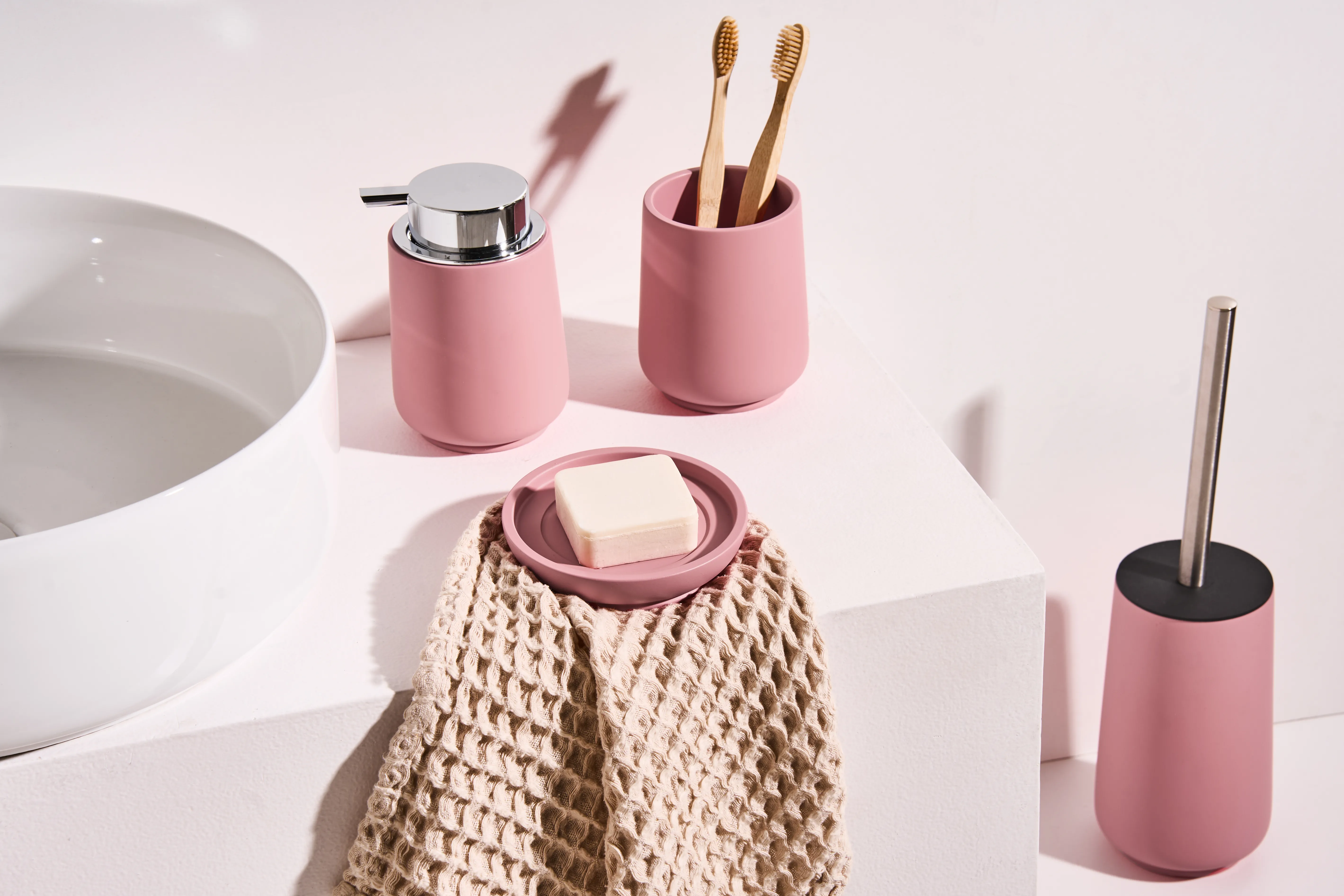 4-Piece Bathroom Accessories Set SUCHES Pink