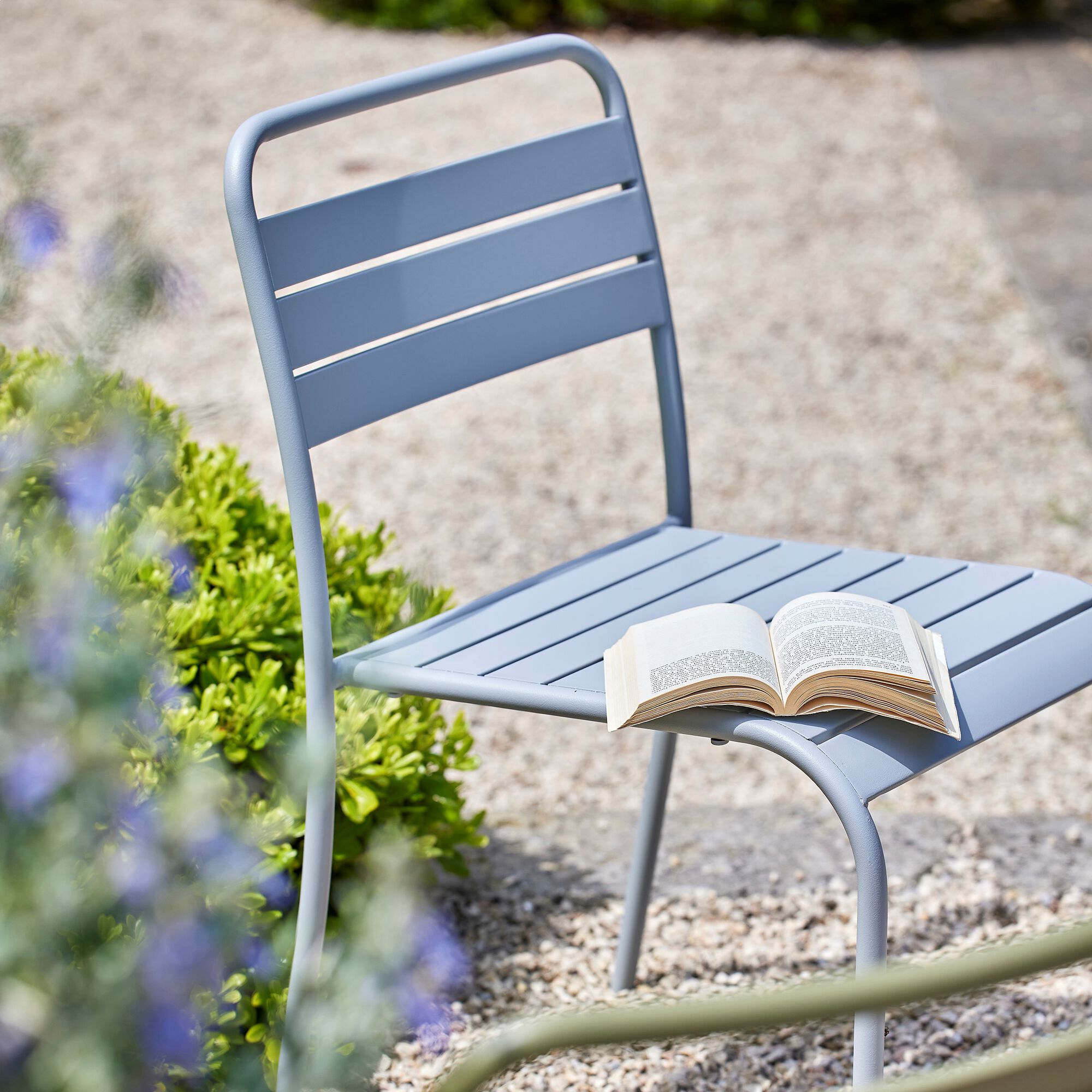 SOURIS - Chaise de jardin empilable en acier - gris vesuve