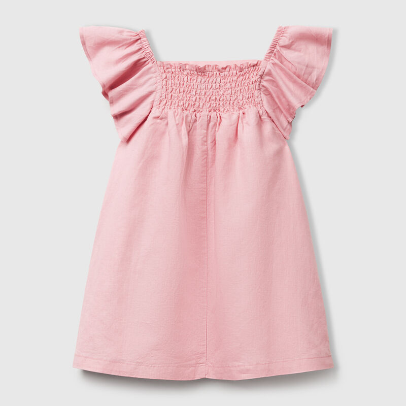 Sleeveless dress with flower applique