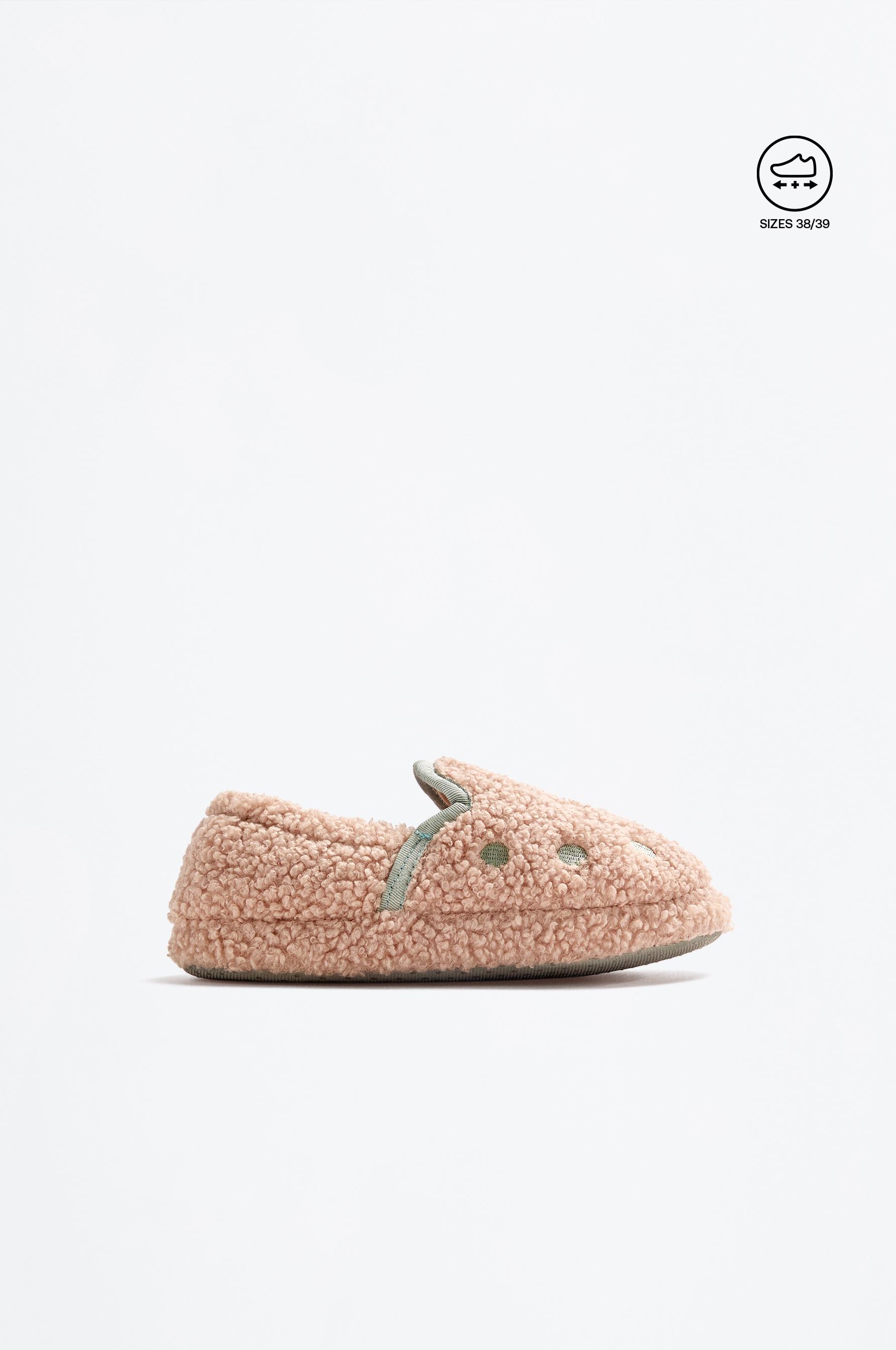 Zapatilla de casa suave topos
