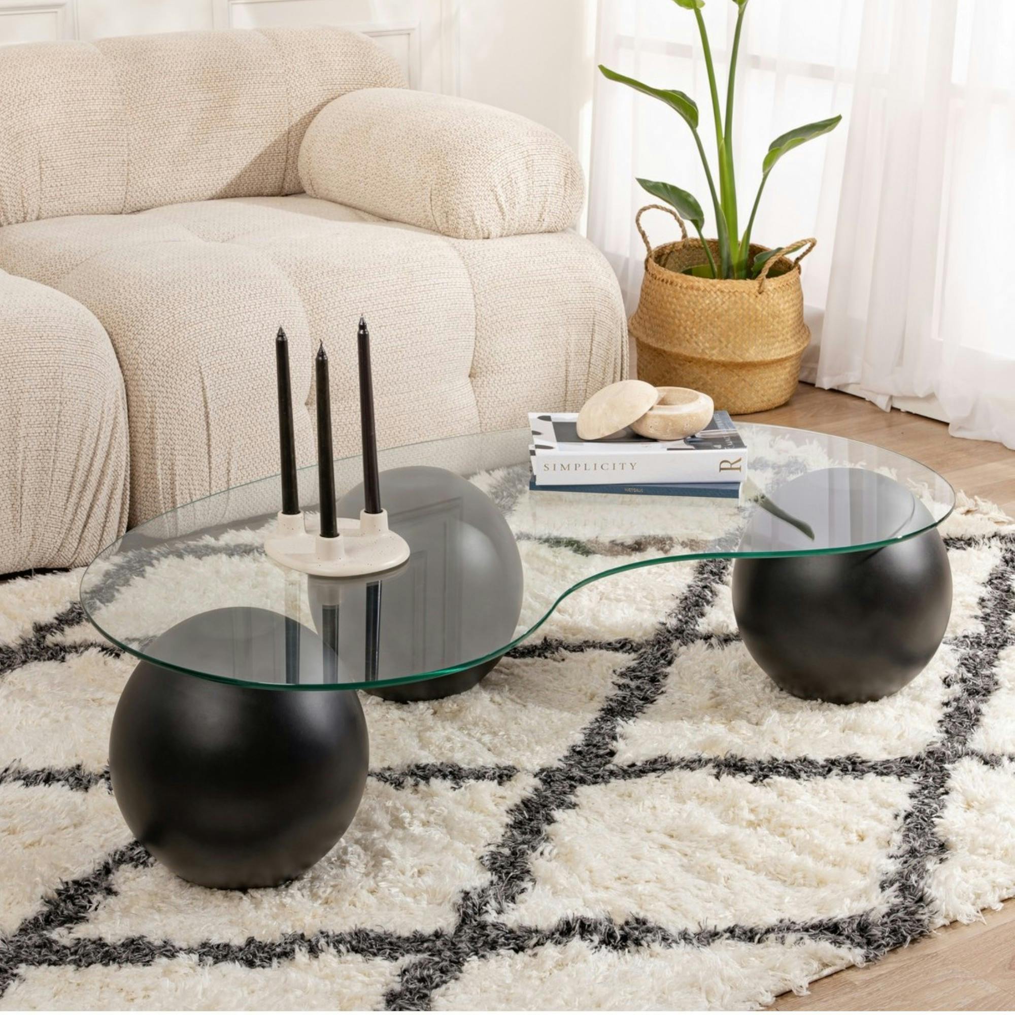 Table basse en verre design – 3 pieds boules noirs KOCHI