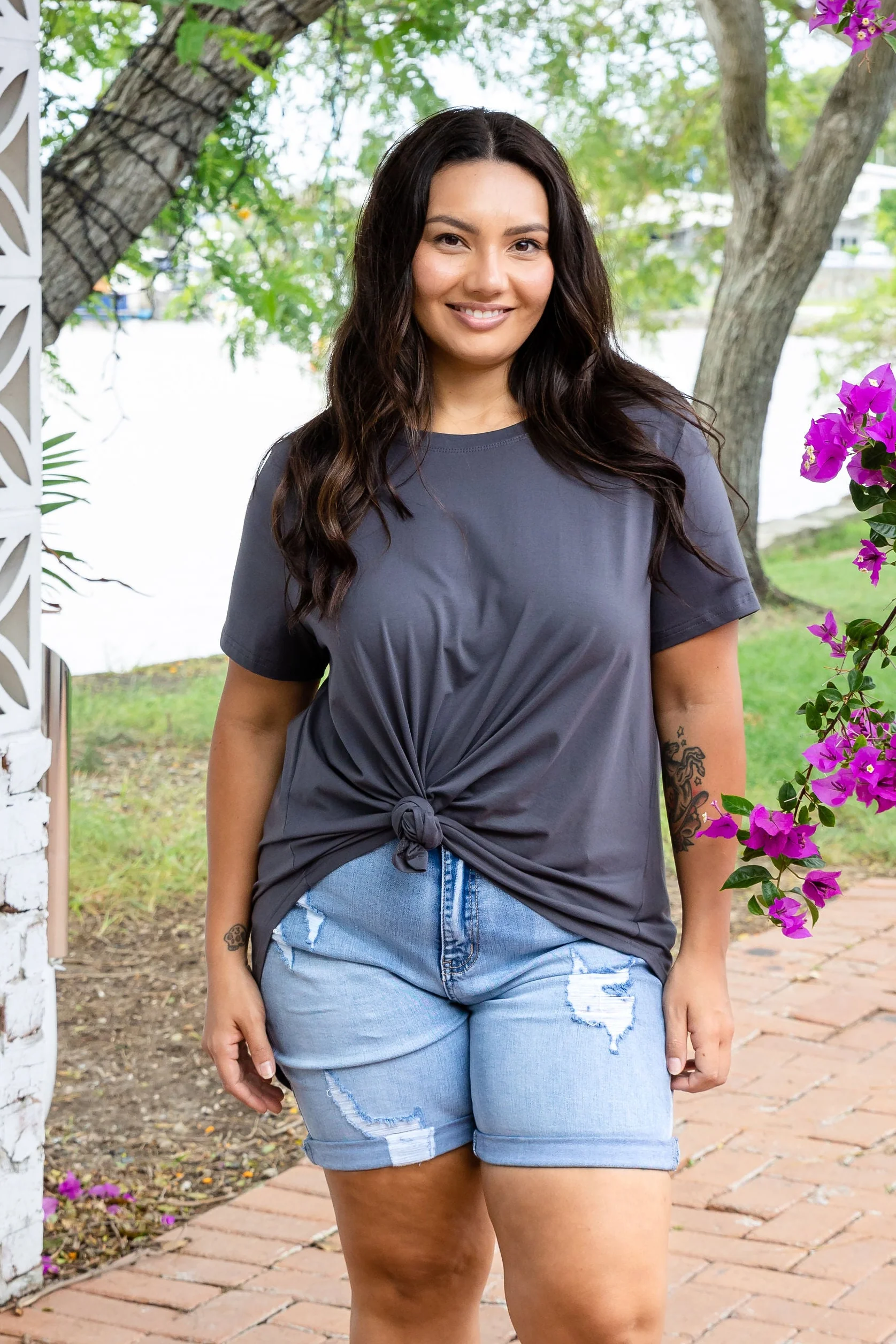 Jayden Tee in Charcoal