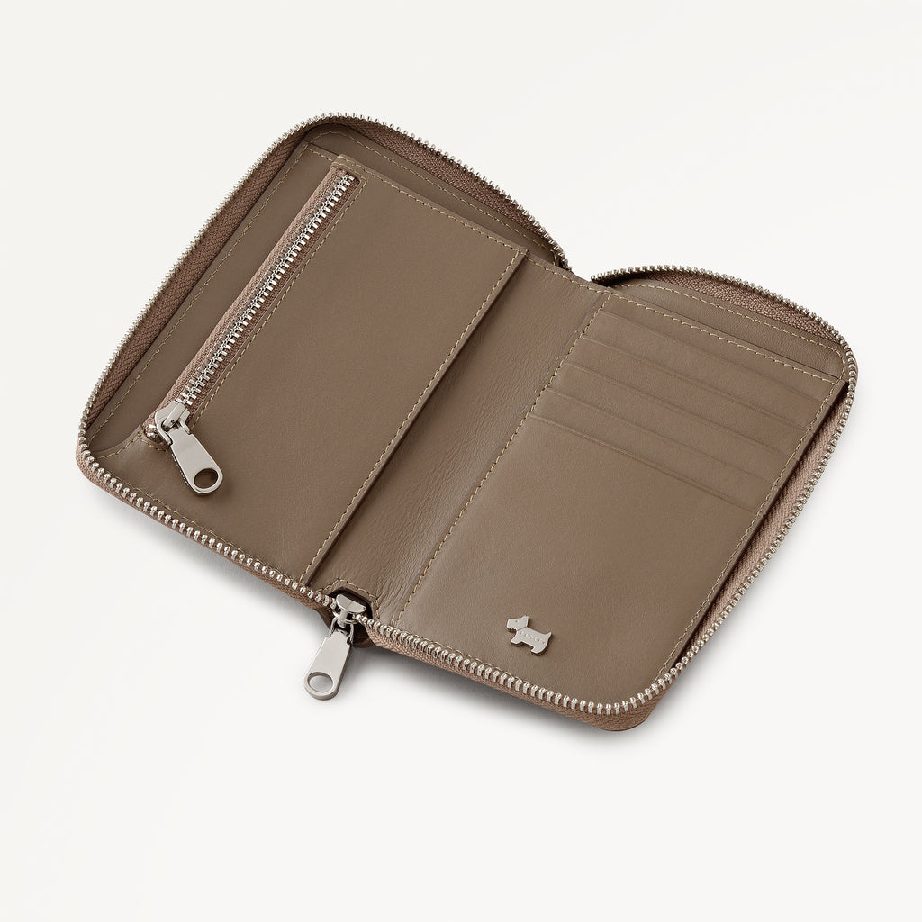 Pockets - Medium Zip Around Purse