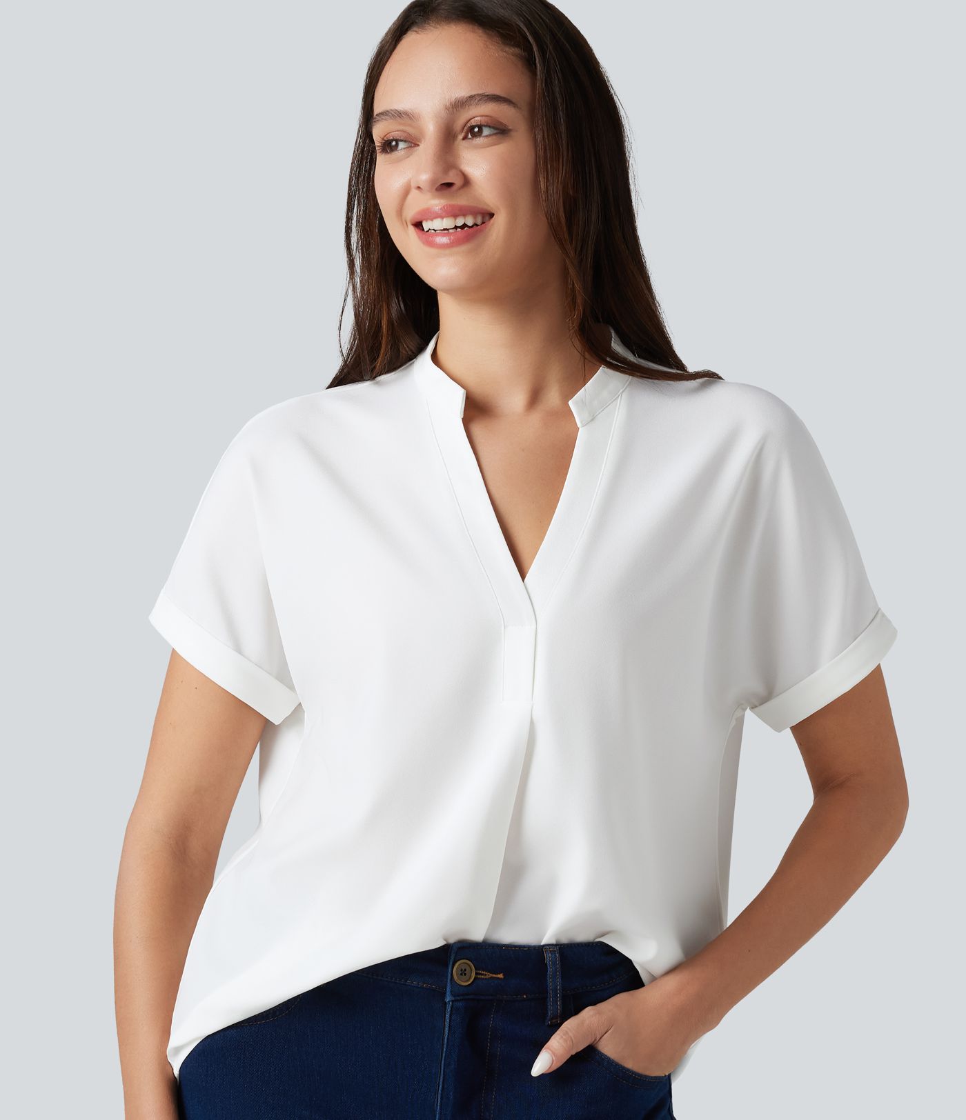 Blouse tailleur en mousseline à col V, manches courtes et ourlet arrondi