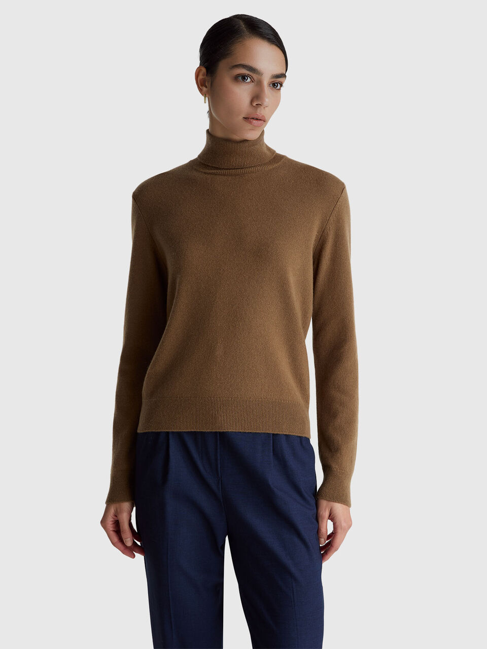 Brown turtleneck in pure cashmere