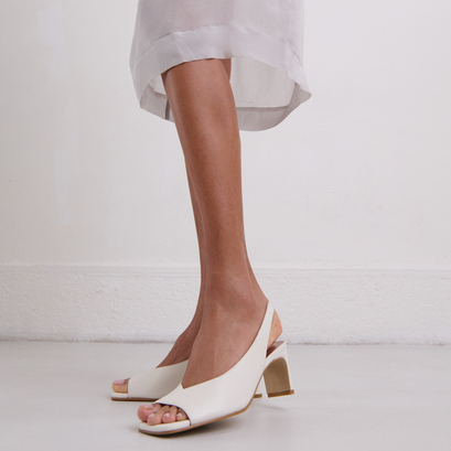 Escarpins slingbacksen cuir écru | DICTON