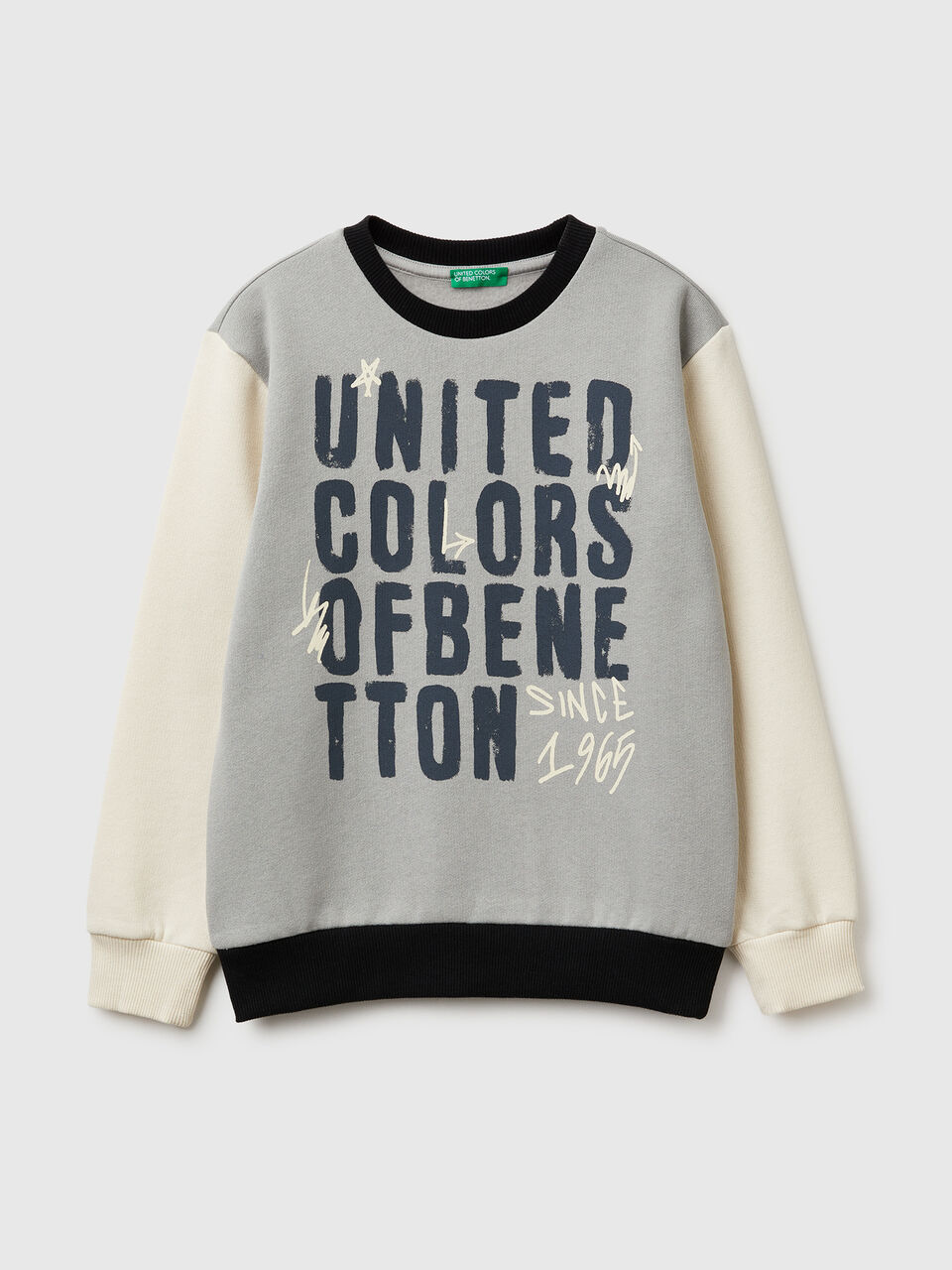 Warm sweatshirt with logo