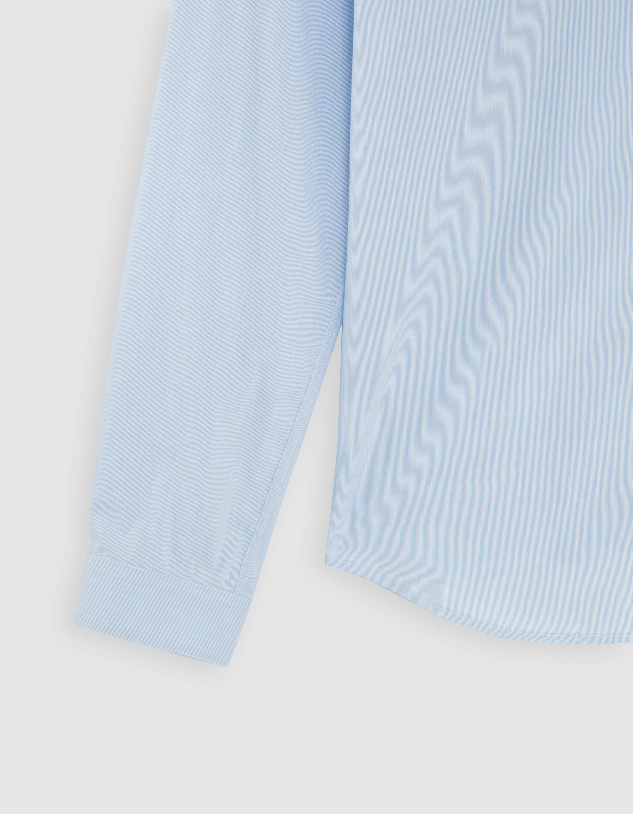 Chemise SLIM bleu ciel à fines rayures Homme