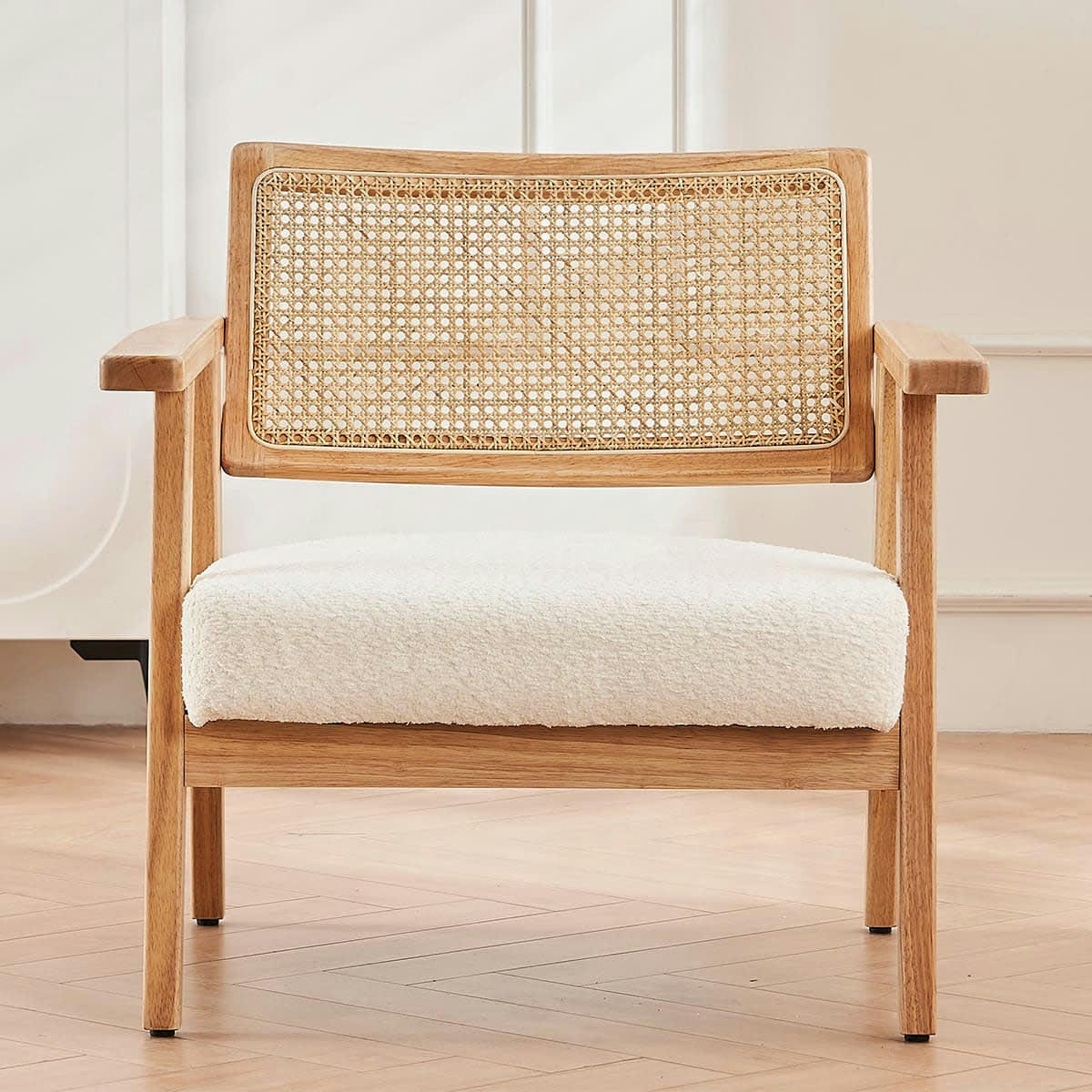 TIM - Fauteuil en tissu bouclé écru et cannage naturel