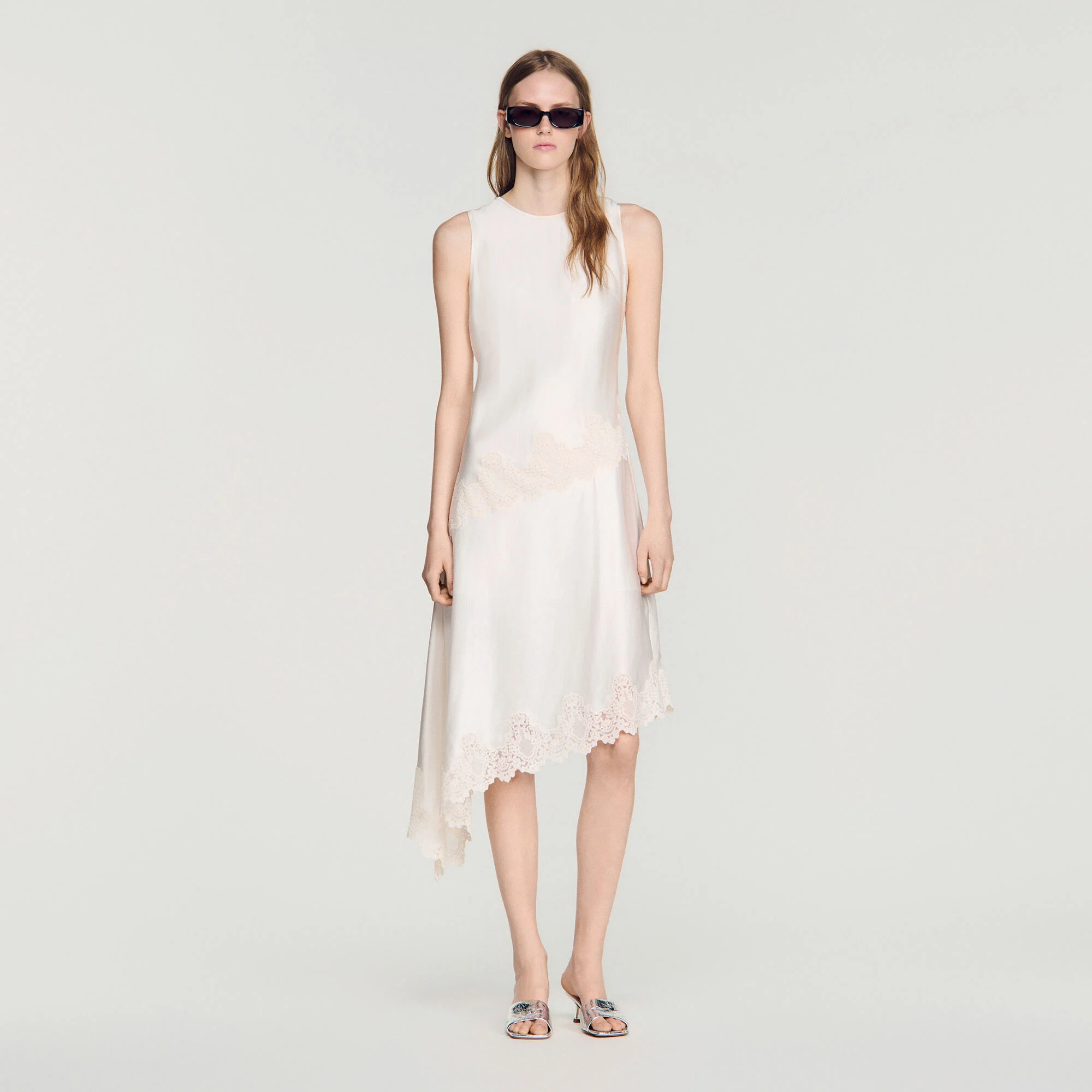 Robe asymétrique satinée