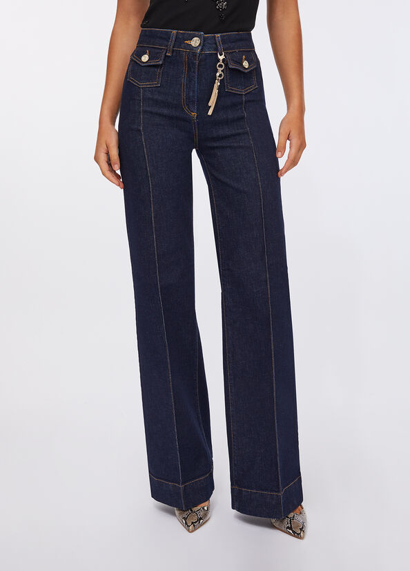 Jeans flare a vita alta con tasche