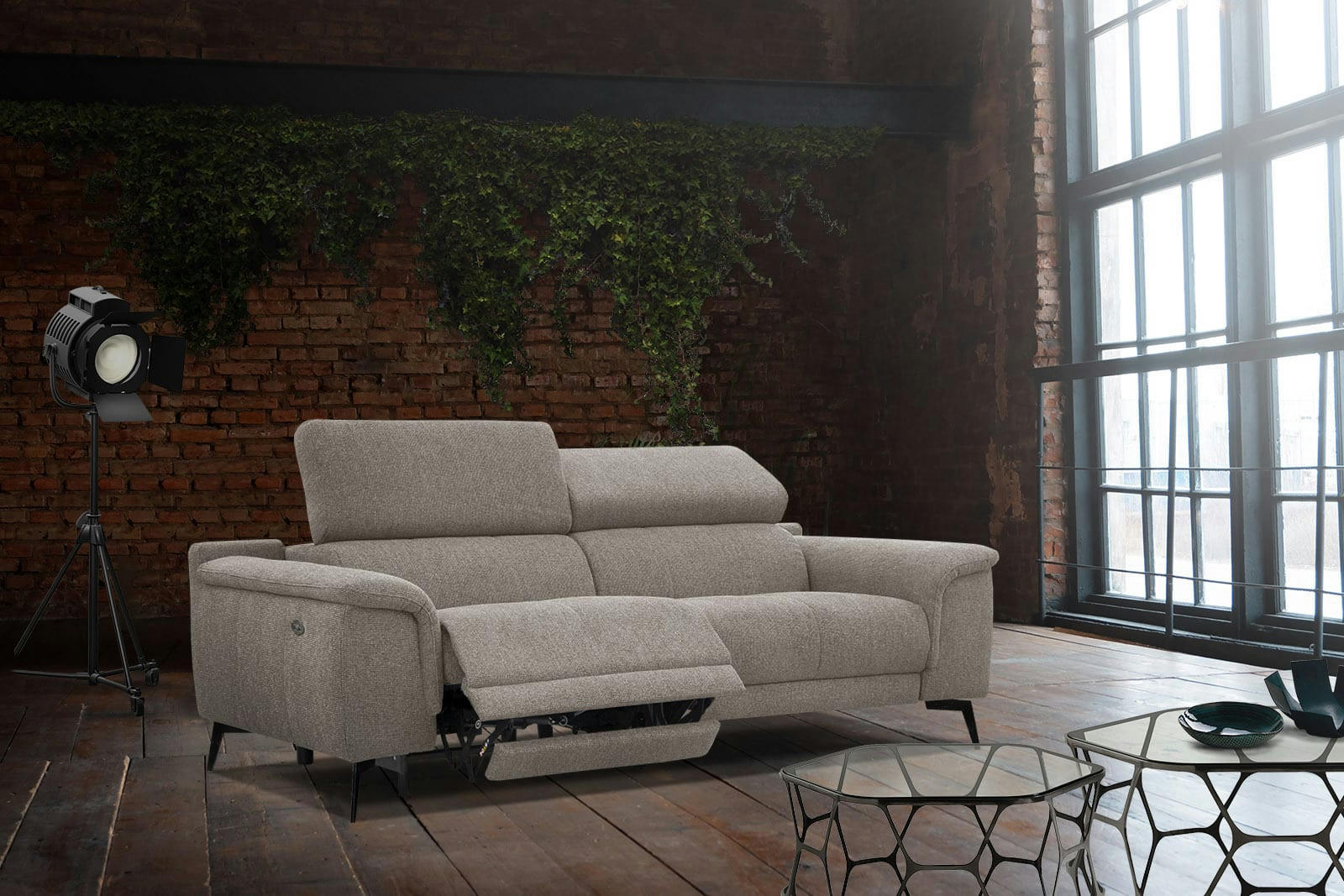 FIERO - Canapé 3 places XXL avec une relax électrique côté gauche tissu taupe