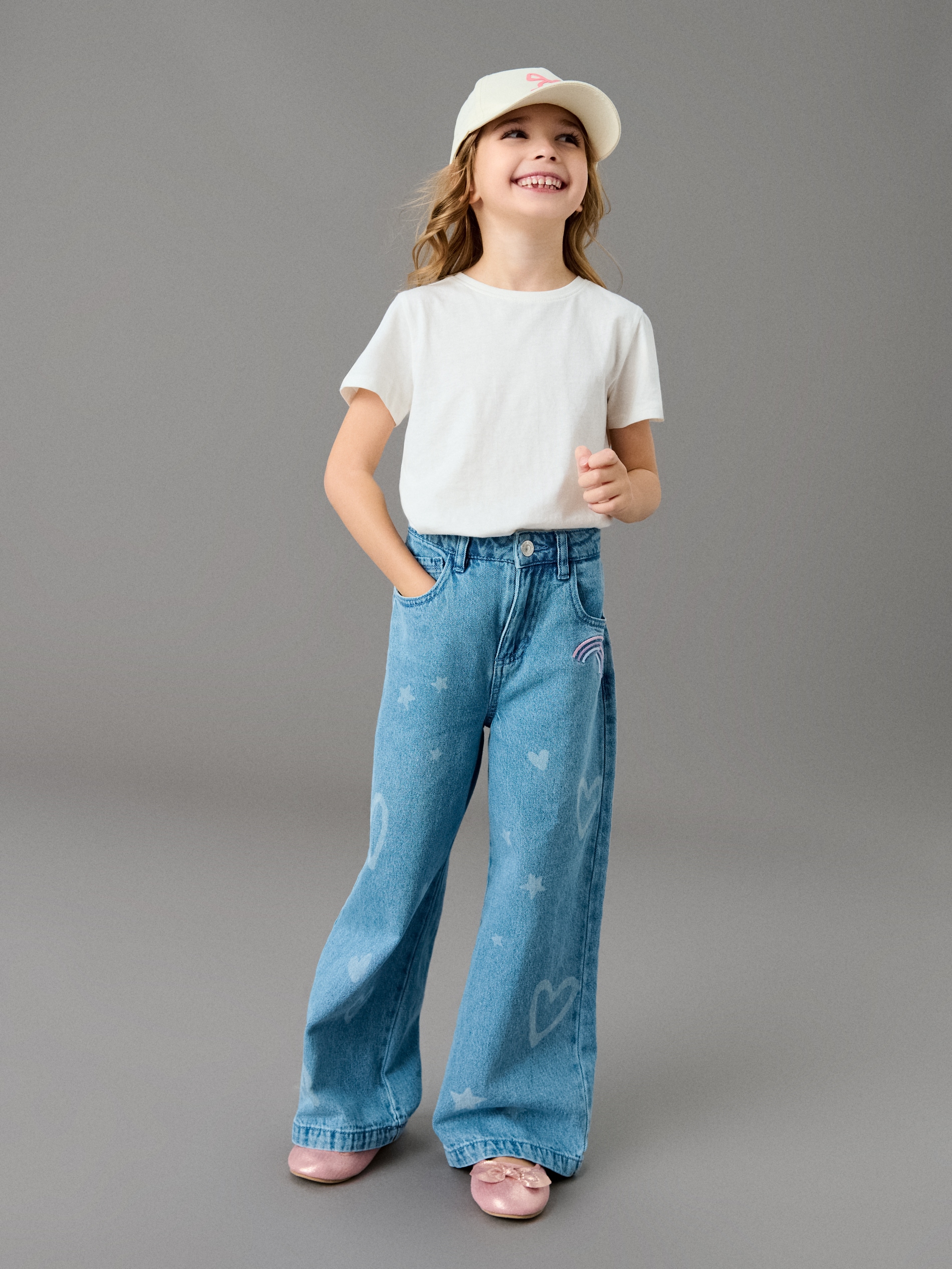 Jeansy wide leg z efektem sprania