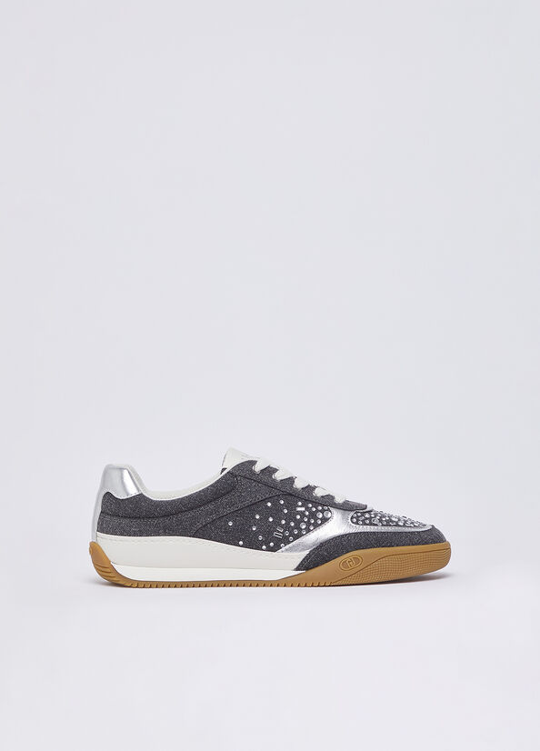 Sneakers in denim e pietre gioiello