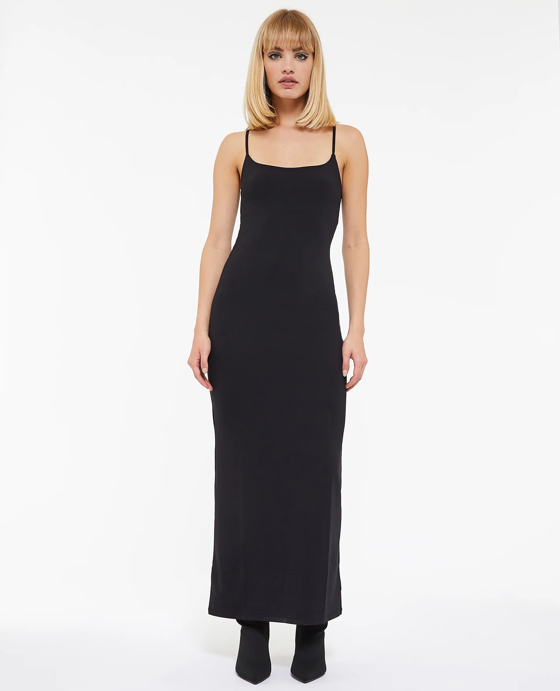 Robe longue avec fines bretelles