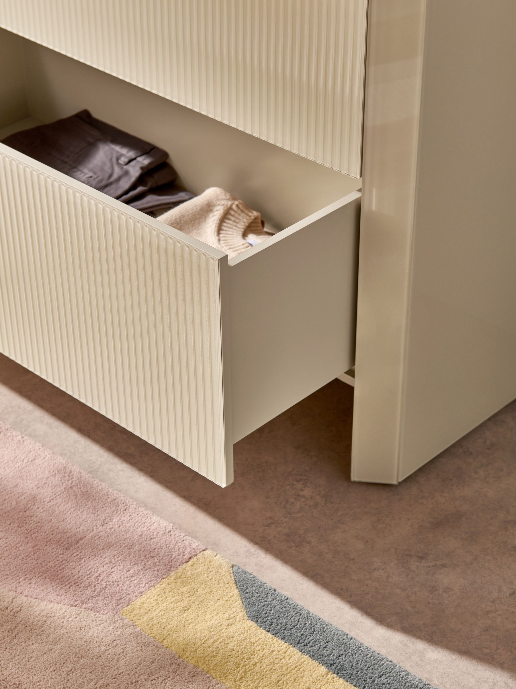 Eleni 3 Drawer Chest of Drawers in Ecru White