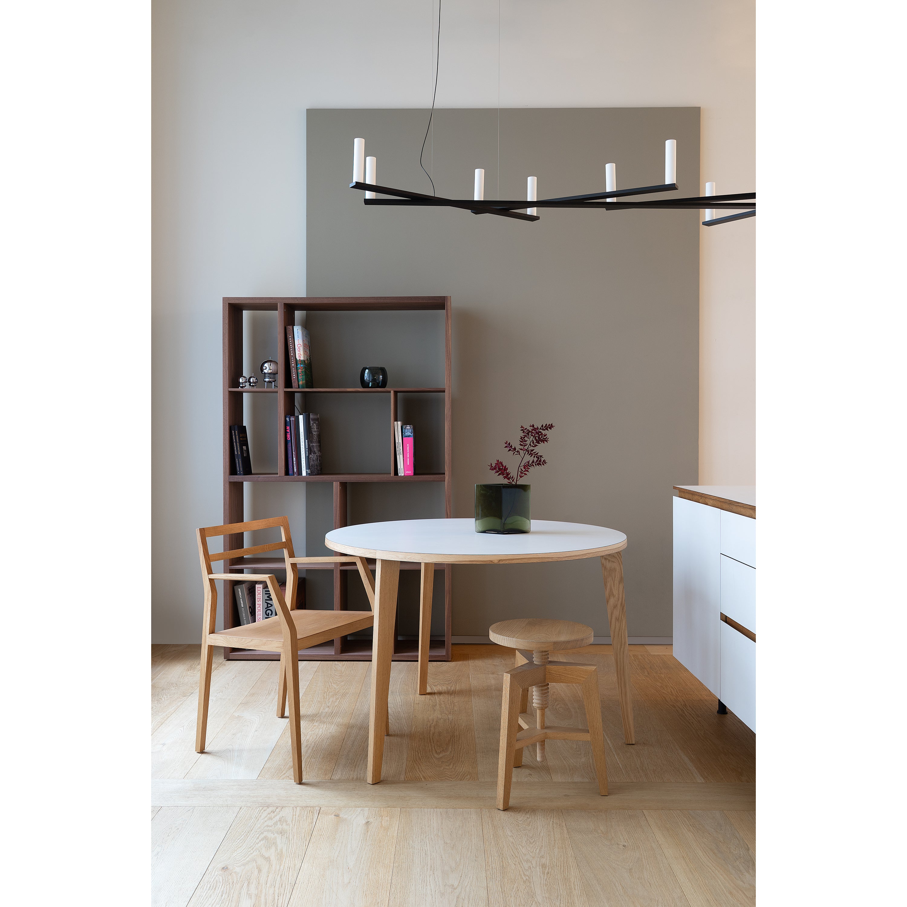 MINT Furniture, Eettafel S, D90 cm, H75 cm, eiken, wit laminaat