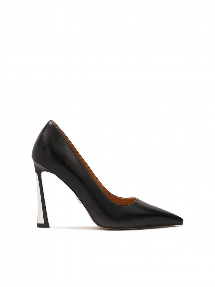 Black heeled pumps with metal inserts