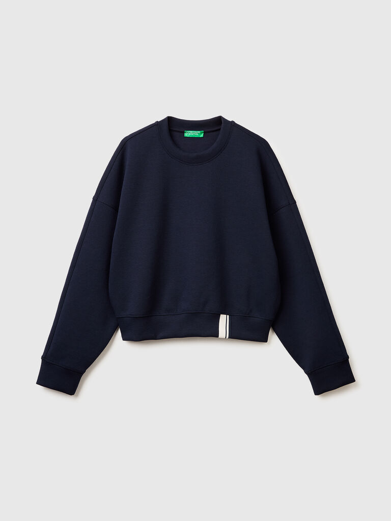 Boxy fit sweatshirt with crest on the back