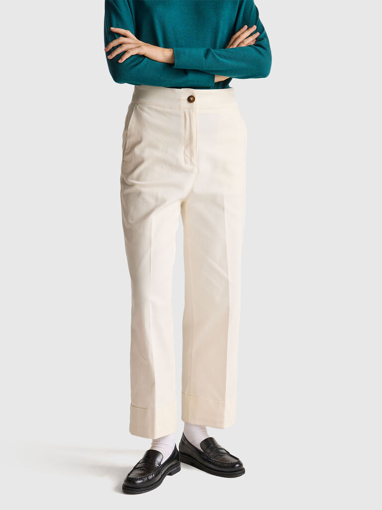Straight trousers with turn-up