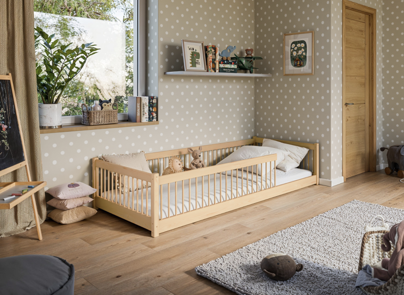 Sosnowe łóżko podłogowe montessori PEDRO 90x200