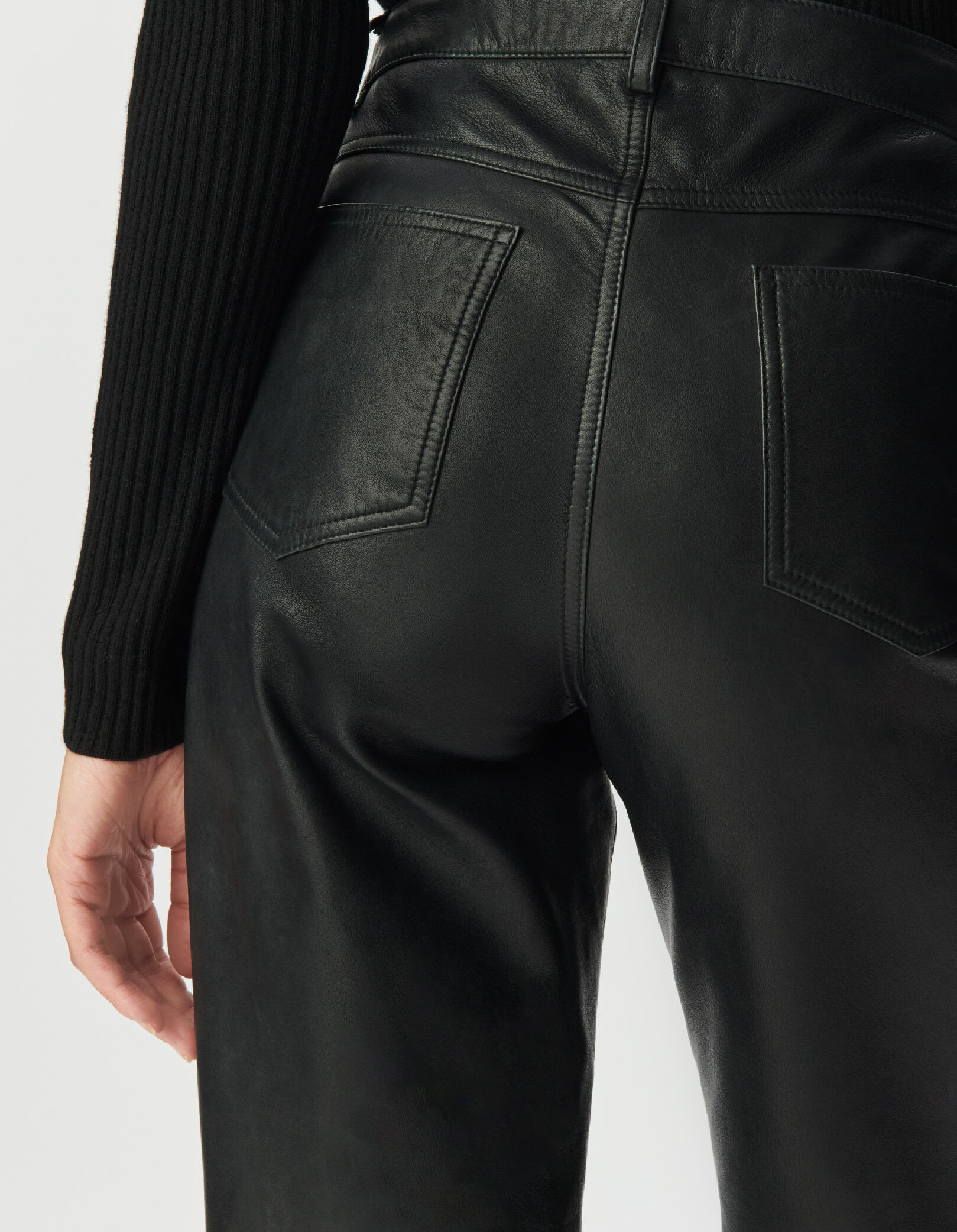 Pantalon en cuir noir coupe jean Femme