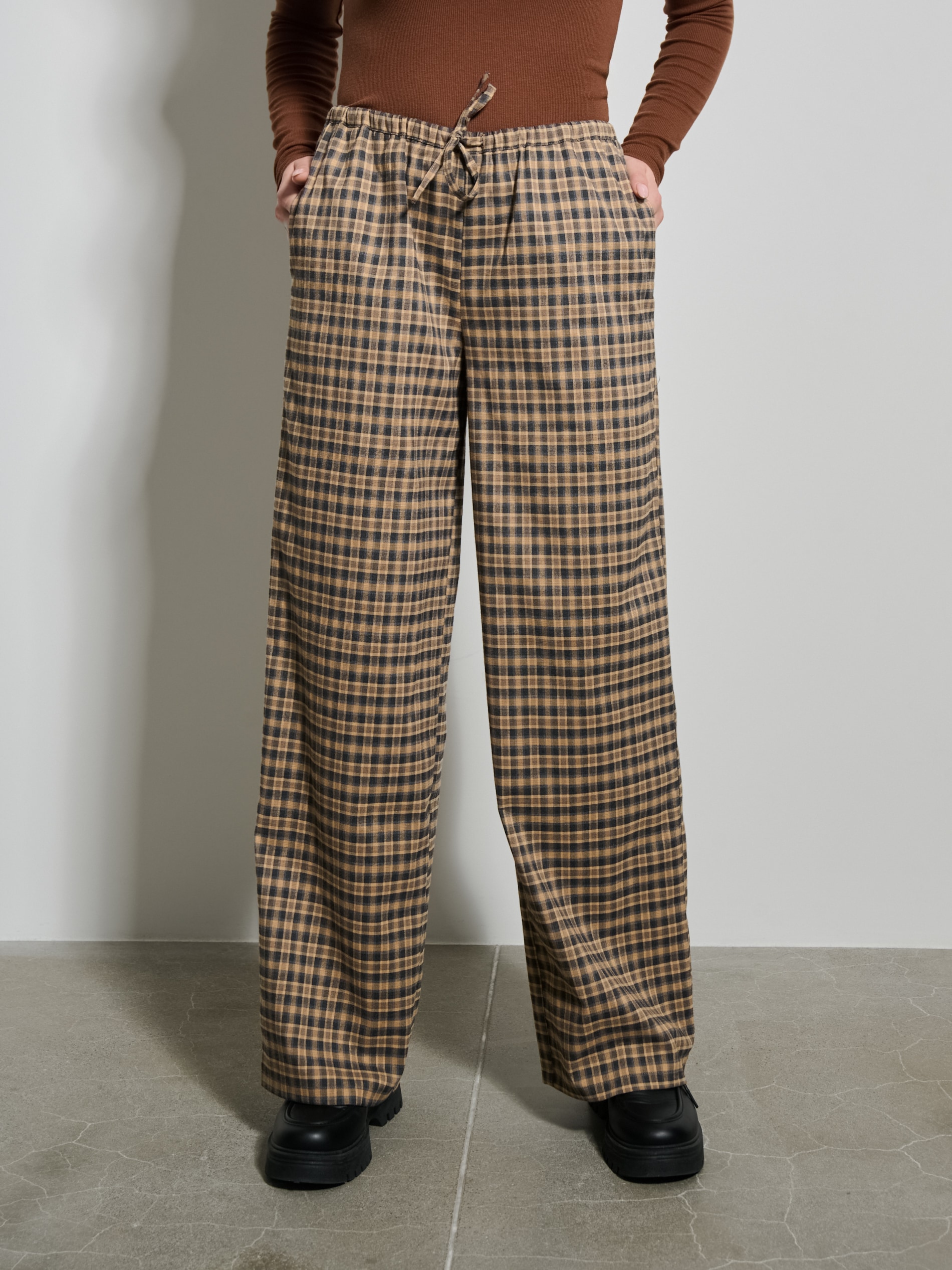 Spodnie wide leg w kratkę