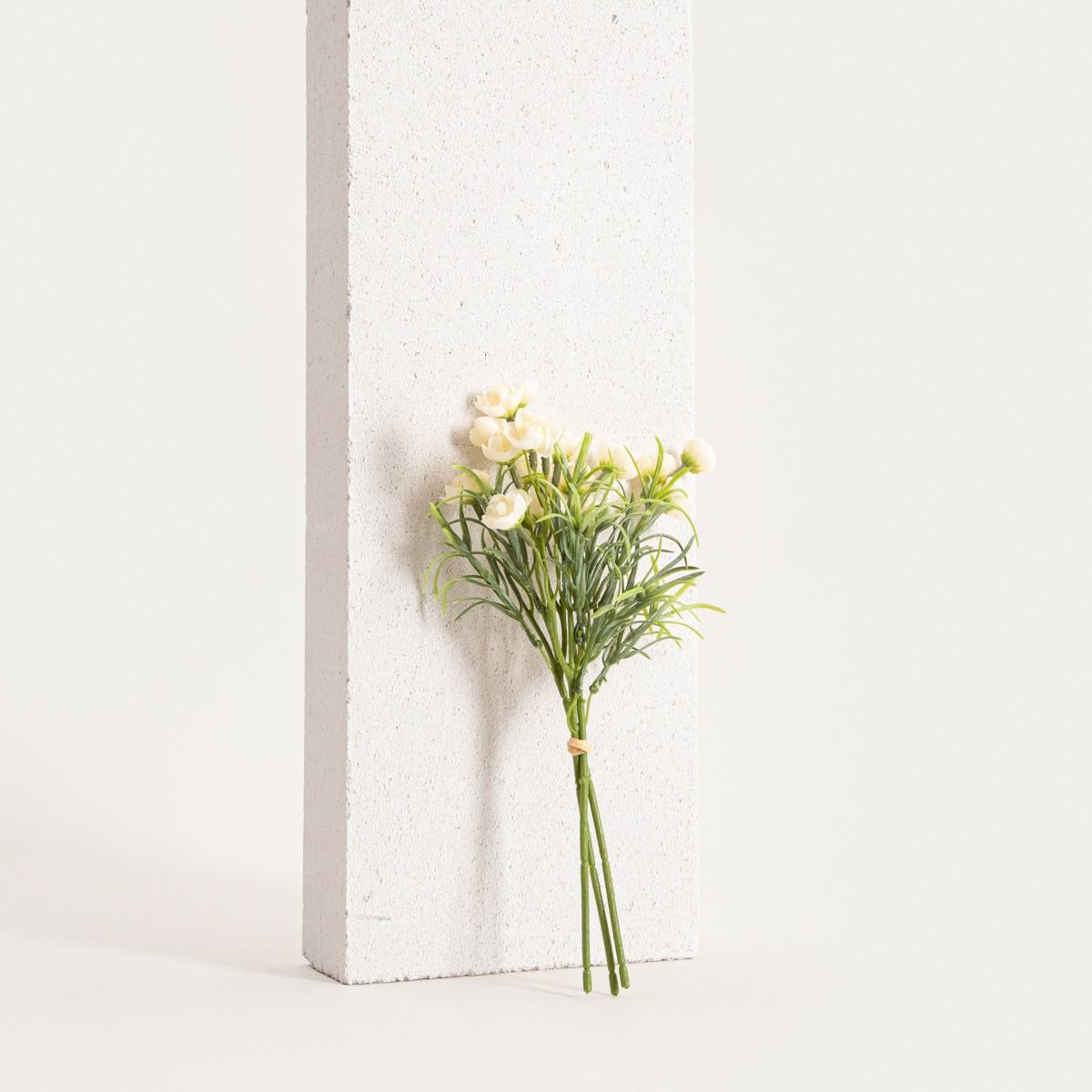 Bukiet kwiatów CAMELIA kamelia biała 30 cm