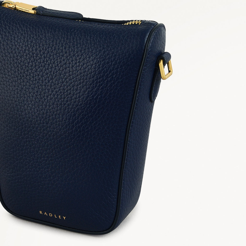 Oak Street - Medium Phone Cross Body Bag