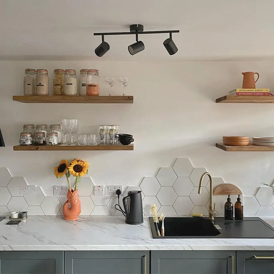 Qazqa richtbare spot jeana zwart gu10