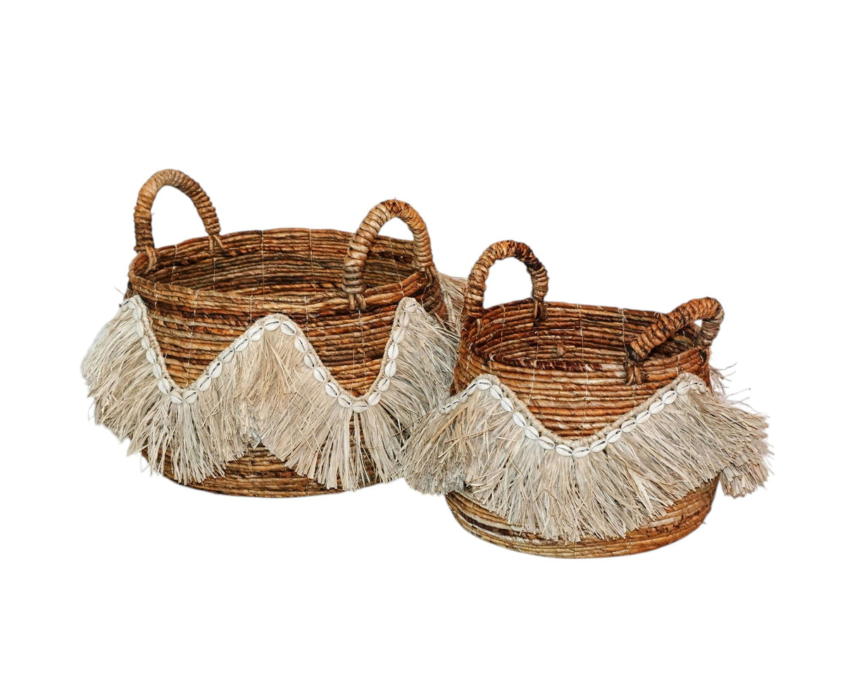 Decoratieve Opbergmanden Set van 2 – Handgevlochten Bananenstam / Bananenvezel Mand met Schelpen & Raffia – Boho Stijl – Met Handvatten - 52x52x35cm