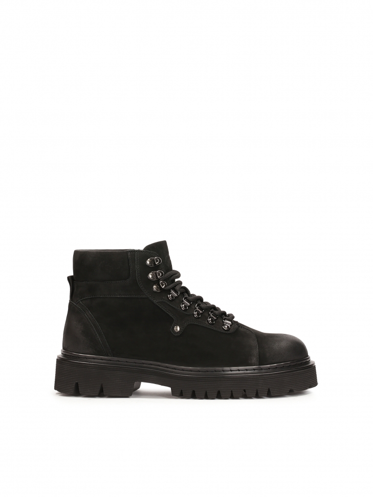 Lace-up nubuck boots