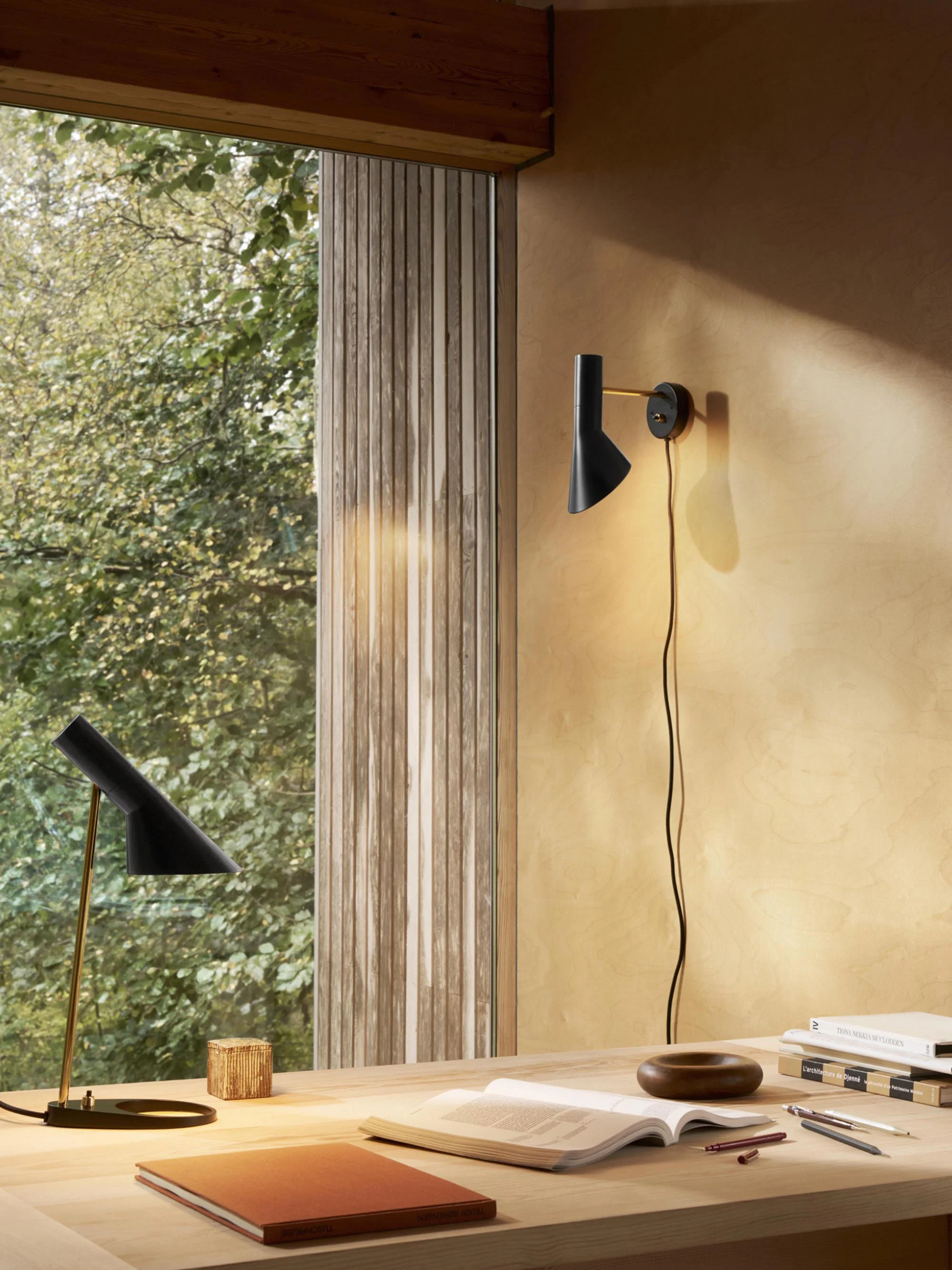 Wandleuchte AJ mit Stecker