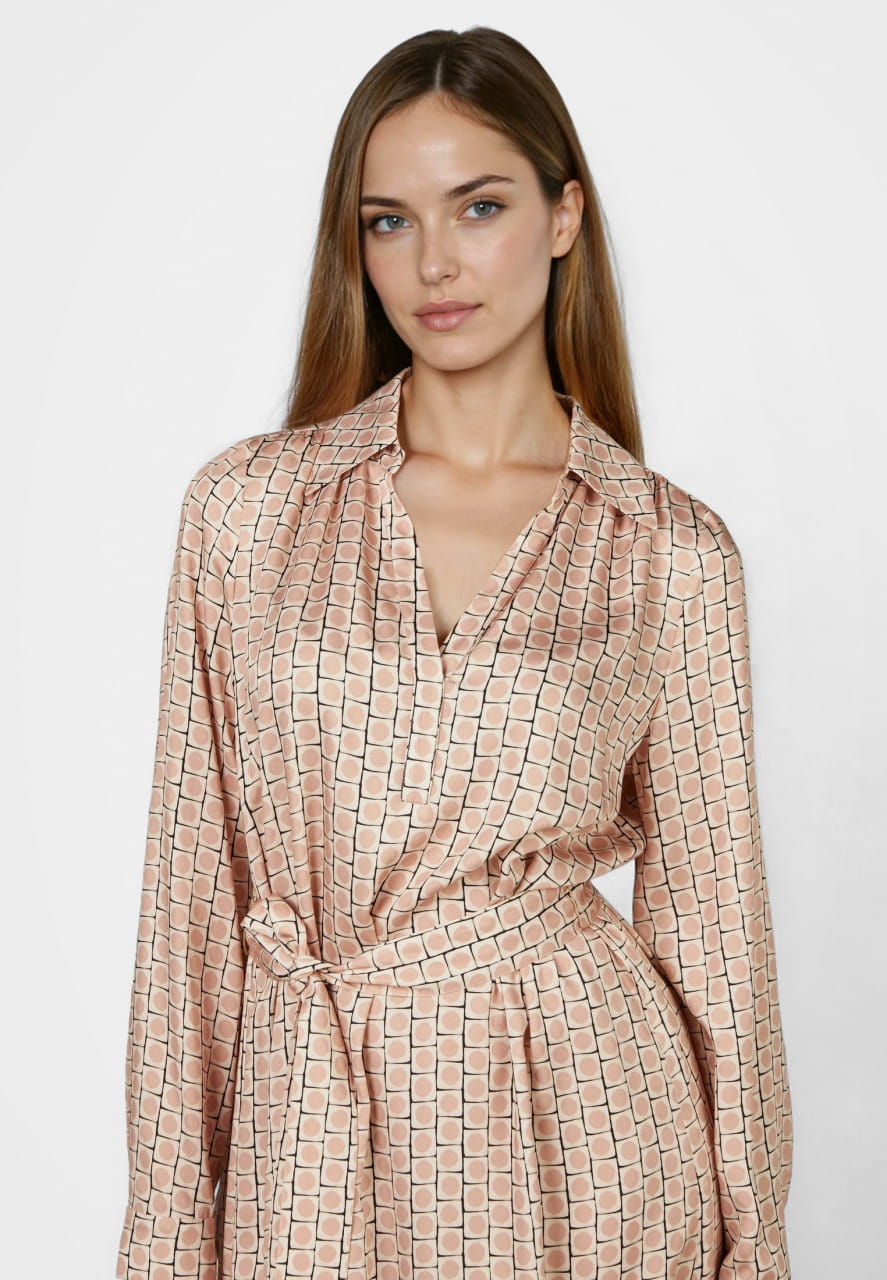 Kleid mit Volant