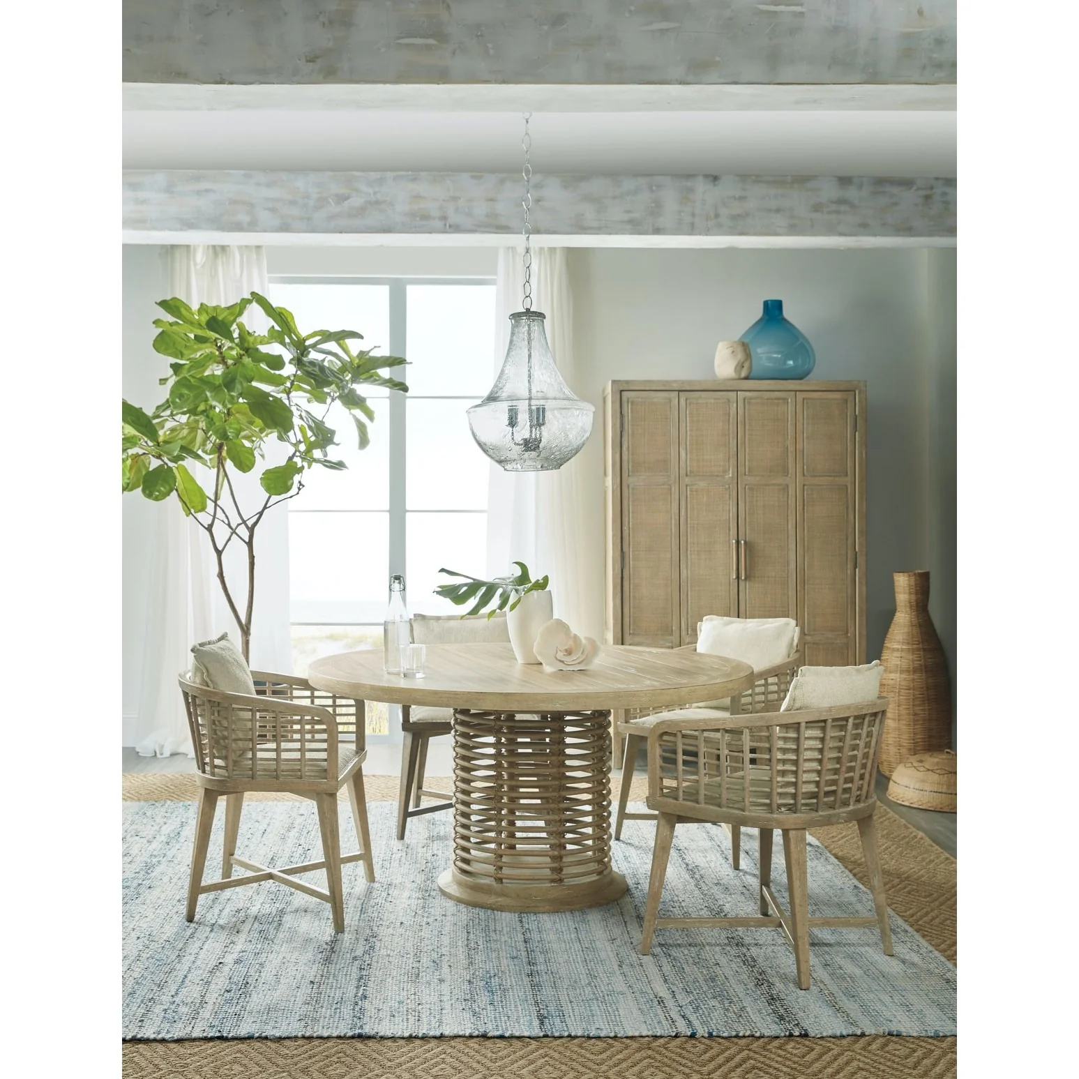 Hooker Furniture Surfrider 60 Coastal Beach Luxury Round Dining Table