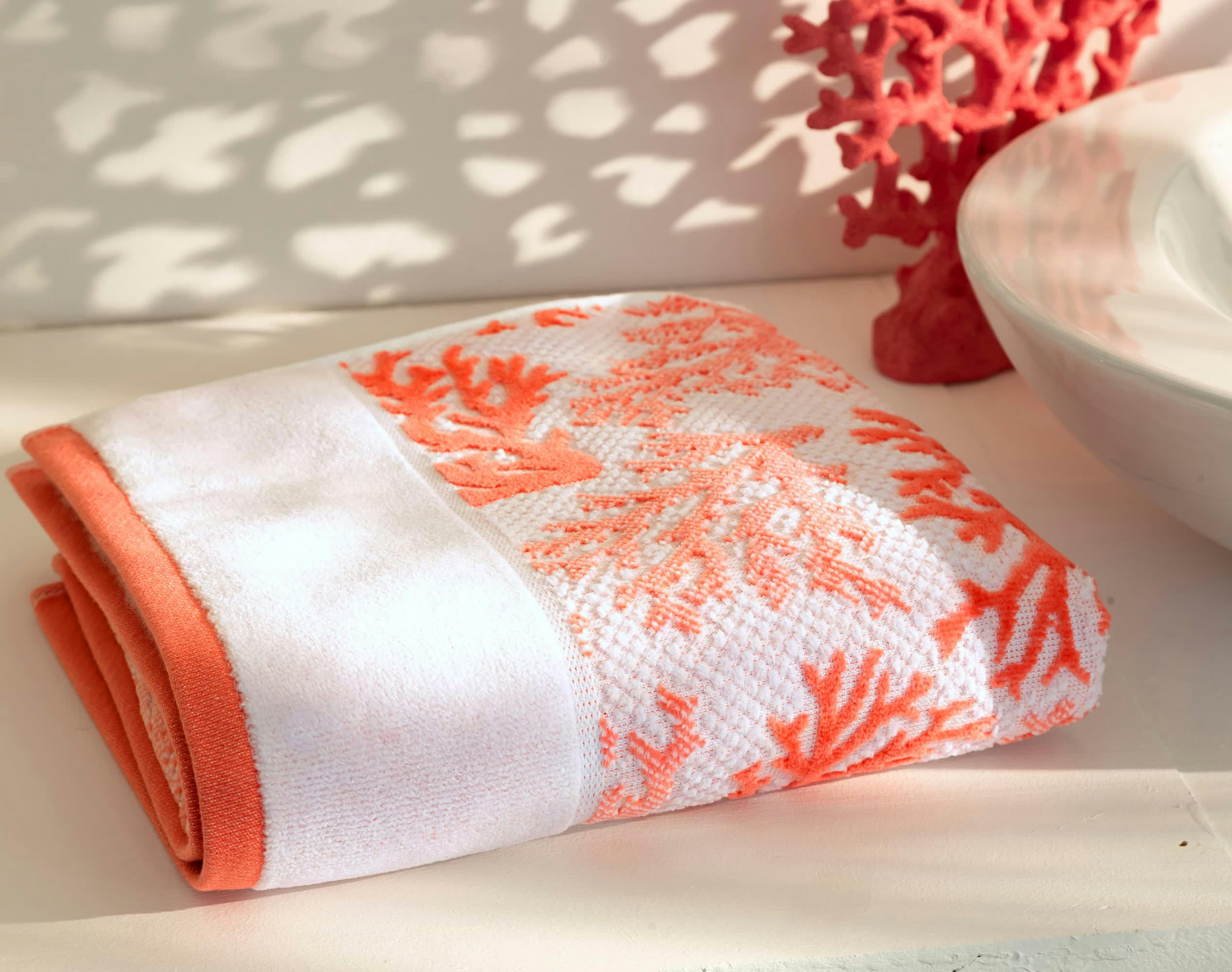 CORAUX - Serviette de toilette rose corail 50x100 en coton