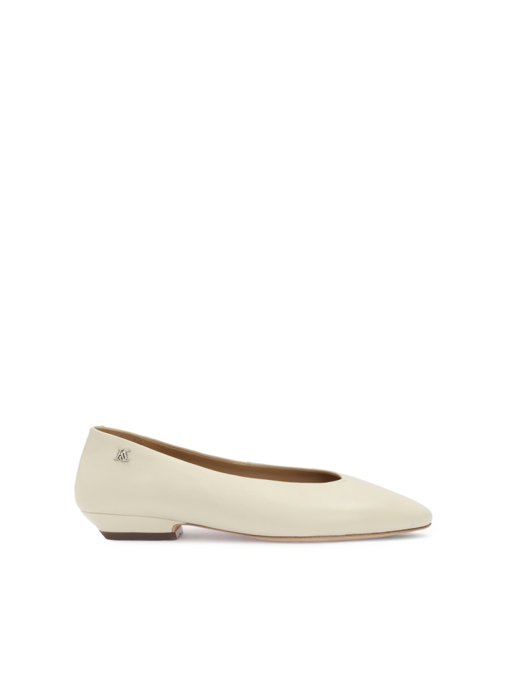 Monogrammed slip-on natural leather pumps