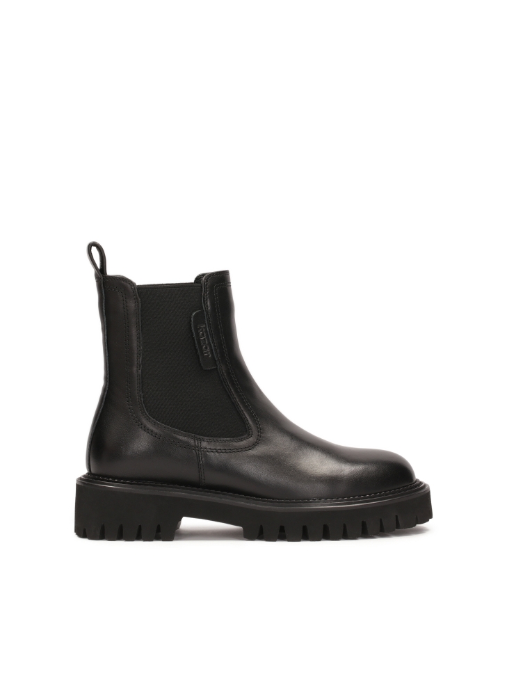 Classic Chelsea boots in full grain leather