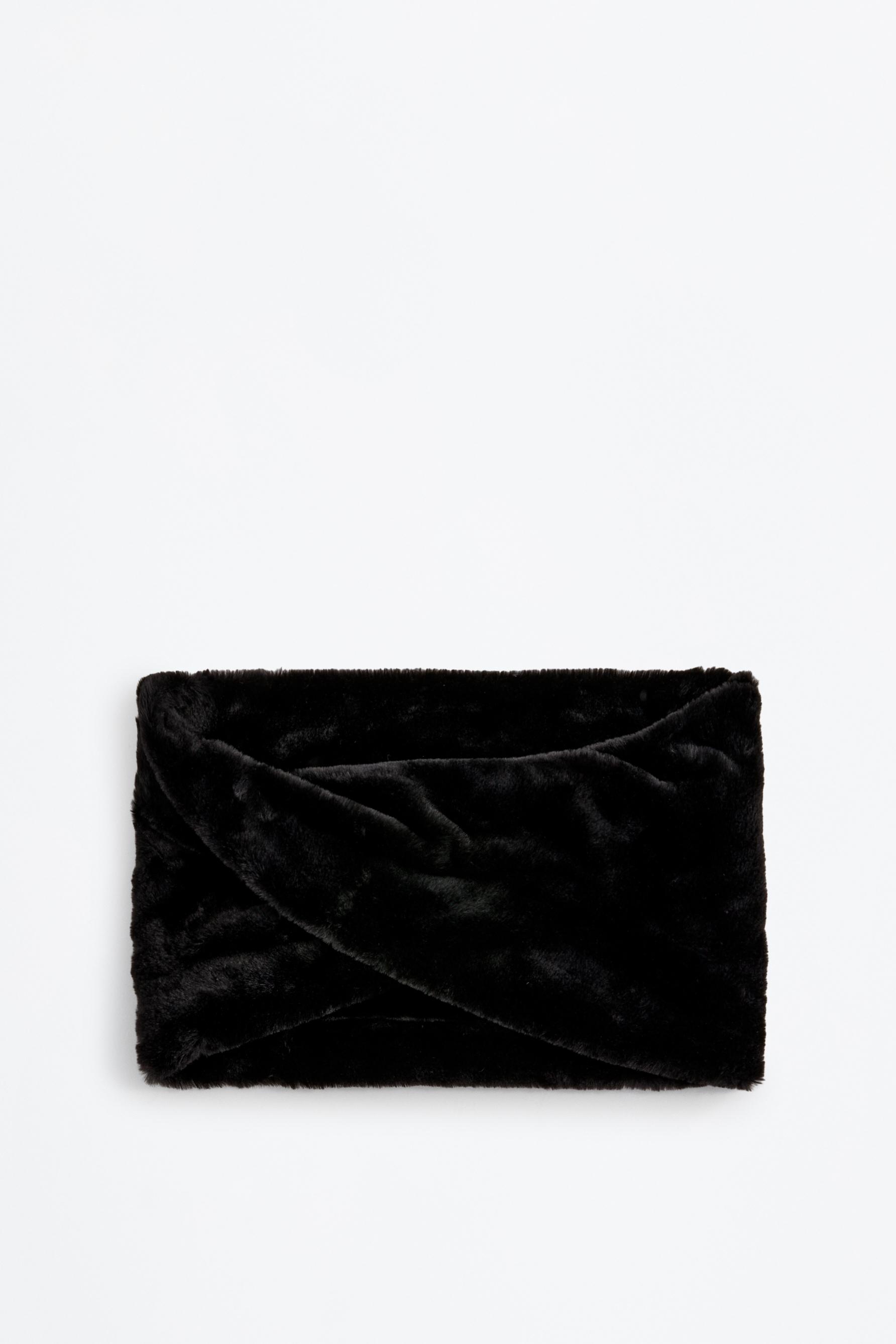 Cuello efecto pelito