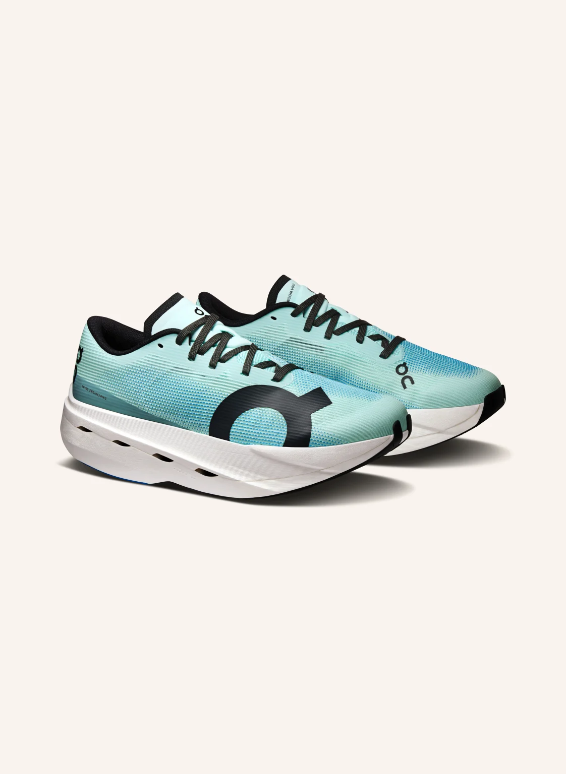 On Laufschuhe CLOUDBOOM VOLT