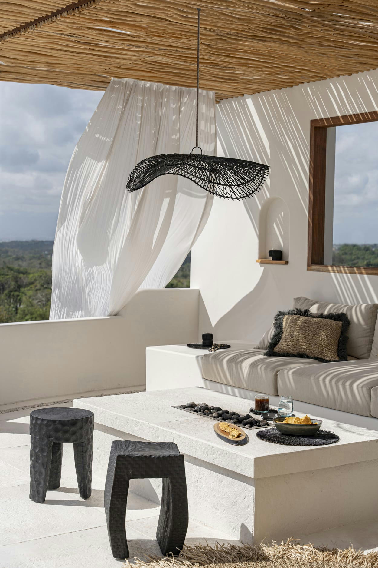 CHAPEAU - Abat-jour en rotin noir