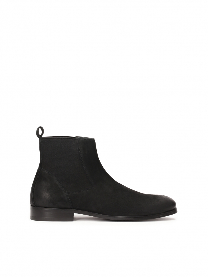 Slip-on black Chelsea boots with elastic inserts