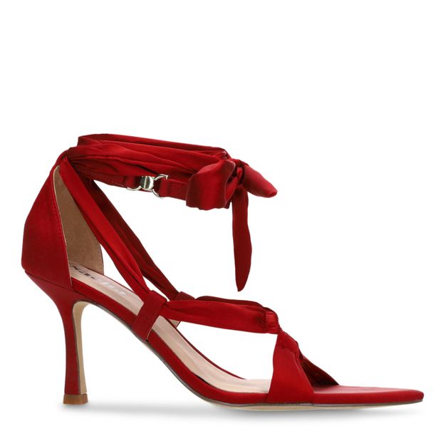 Rode sandalen met hak